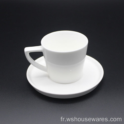 Tasse de thé de la coupe en céramique de café en vedette